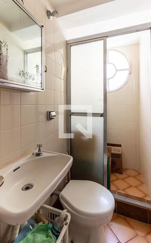 Apartamento para alugar com 170m², 4 quartos e 2 vagas Apartamento para alugar com 170m², 4 quartos e 2 vagasBanheiro de Serviço
