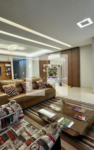 Casa de condomínio à venda com 258m², 4 quartos e 4 vagas