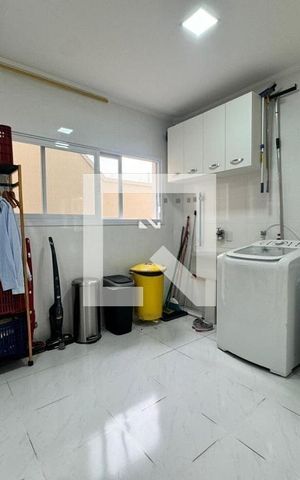 Casa de condomínio à venda com 258m², 4 quartos e 4 vagas