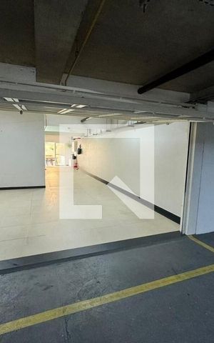 Casa de condomínio à venda com 258m², 4 quartos e 4 vagas