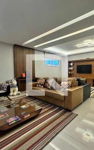 Casa de condomínio à venda com 258m², 4 quartos e 4 vagas