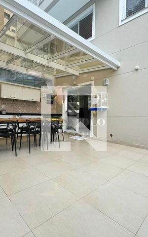 Casa de condomínio à venda com 258m², 4 quartos e 4 vagas