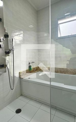 Casa de condomínio à venda com 258m², 4 quartos e 4 vagas
