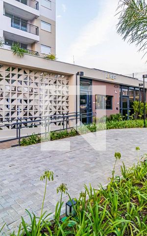 Apartamento para alugar com 44m², 2 quartos e 1 vaga Apartamento para alugar com 44m², 2 quartos e 1 vagaFachada