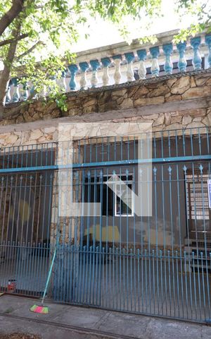 Casa à venda com 240m², 3 quartos e 2 vagasFachada