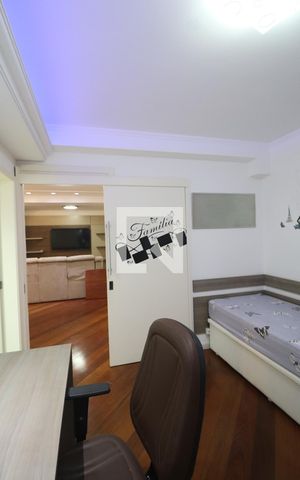 Apartamento à venda com 178m², 3 quartos e 2 vagas Apartamento à venda com 178m², 3 quartos e 2 vagasQuarto