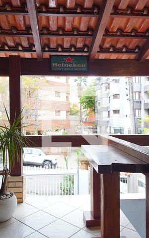 Casa à venda com 360m², 7 quartos e 3 vagasSala - Vista