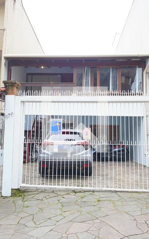 Casa à venda com 360m², 7 quartos e 3 vagasFachada