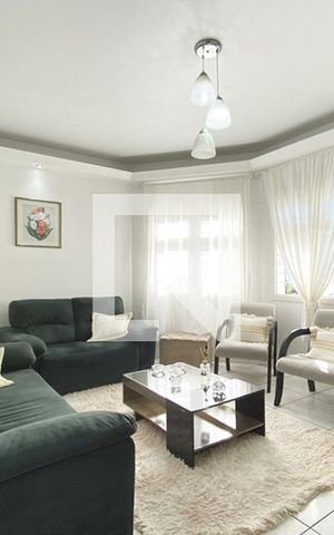 Casa à venda com 173m², 3 quartos e 1 vagaSala de TV