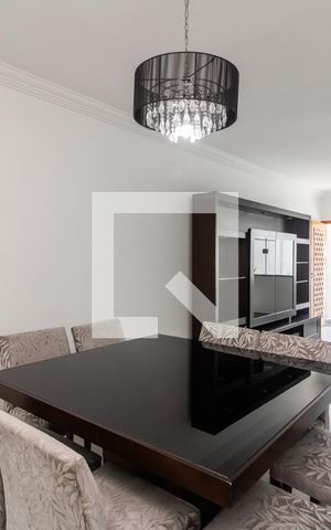 Casa para alugar com 150m², 3 quartos e 6 vagas Casa para alugar com 150m², 3 quartos e 6 vagasSala