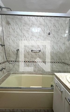 Apartamento à venda com 127m², 3 quartos e 2 vagas Apartamento à venda com 127m², 3 quartos e 2 vagasBanheiro Corredor