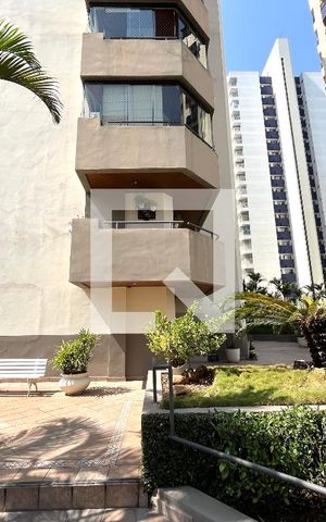 Apartamento à venda com 127m², 3 quartos e 2 vagas Apartamento à venda com 127m², 3 quartos e 2 vagasEntrada do Prédio