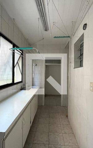 Apartamento à venda com 127m², 3 quartos e 2 vagas Apartamento à venda com 127m², 3 quartos e 2 vagasÁrea de Serviço