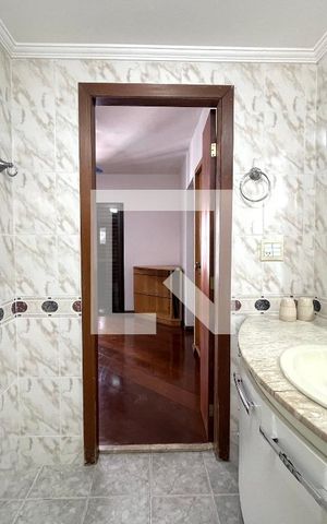 Apartamento à venda com 127m², 3 quartos e 2 vagas Apartamento à venda com 127m², 3 quartos e 2 vagasBanheiro da Suíte