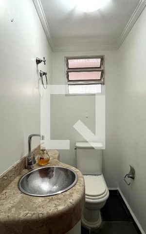 Apartamento à venda com 127m², 3 quartos e 2 vagas Apartamento à venda com 127m², 3 quartos e 2 vagasLavabo