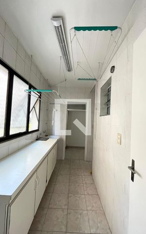 Apartamento à venda com 127m², 3 quartos e 2 vagas Apartamento à venda com 127m², 3 quartos e 2 vagasÁrea de Serviço