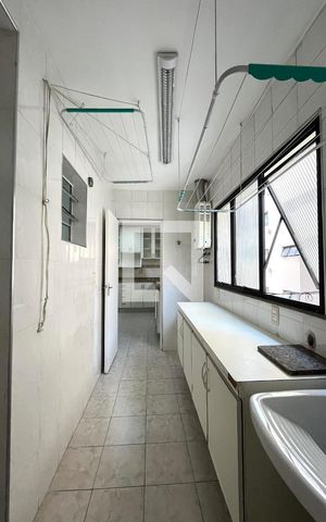Apartamento à venda com 127m², 3 quartos e 2 vagas Apartamento à venda com 127m², 3 quartos e 2 vagasÁrea de Serviço