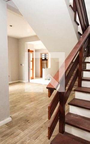 Casa para alugar com 320m², 4 quartos e 4 vagas Casa para alugar com 320m², 4 quartos e 4 vagasSala 1