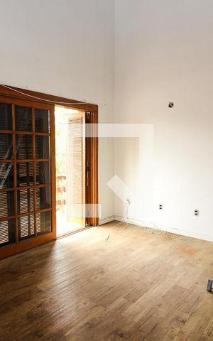 Casa para alugar com 320m², 4 quartos e 4 vagas Casa para alugar com 320m², 4 quartos e 4 vagasSala 3