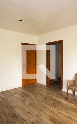 Casa para alugar com 320m², 4 quartos e 4 vagas Casa para alugar com 320m², 4 quartos e 4 vagasQuarto Suíte