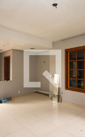 Casa para alugar com 320m², 4 quartos e 4 vagas Casa para alugar com 320m², 4 quartos e 4 vagasSala 2
