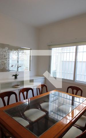 Casa à venda com 272m², 4 quartos e 3 vagasSala
