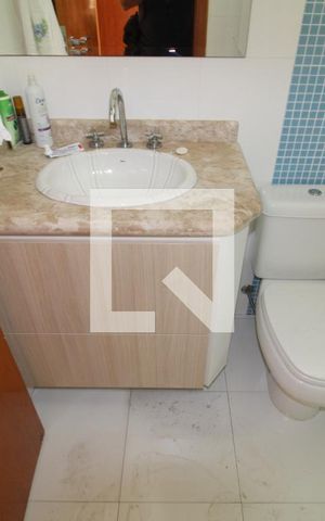 Casa à venda com 244m², 3 quartos e 4 vagasQuarto 3 - Banheiro