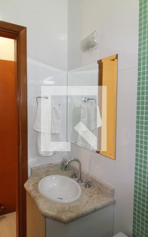 Casa à venda com 244m², 3 quartos e 4 vagasQuarto 1 - Banheiro