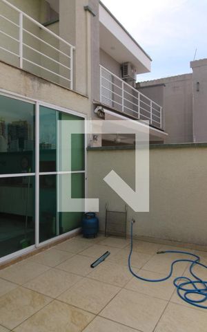 Casa à venda com 244m², 3 quartos e 4 vagasÁrea de Serviço