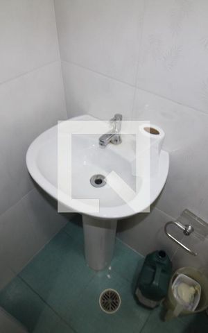 Casa à venda com 244m², 3 quartos e 4 vagasGaragem - Banheiro