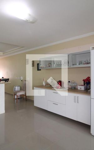 Casa à venda com 244m², 3 quartos e 4 vagasCozinha