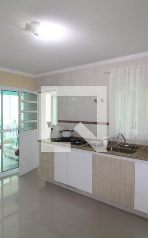 Casa à venda com 244m², 3 quartos e 4 vagasCozinha