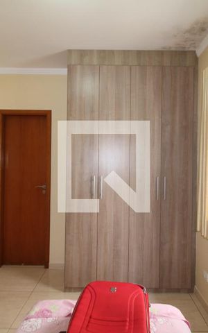 Casa à venda com 244m², 3 quartos e 4 vagasQuarto 3
