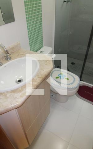 Casa à venda com 244m², 3 quartos e 4 vagasQuarto 1 - Banheiro