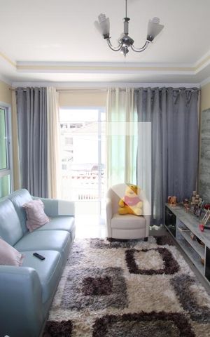 Casa à venda com 244m², 3 quartos e 4 vagasSala