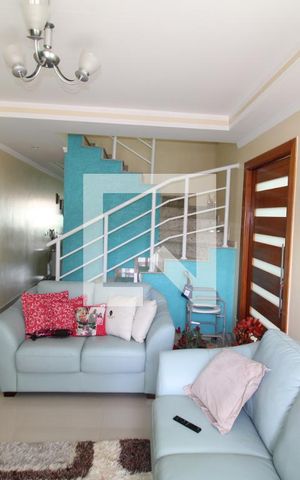 Casa à venda com 244m², 3 quartos e 4 vagasSala