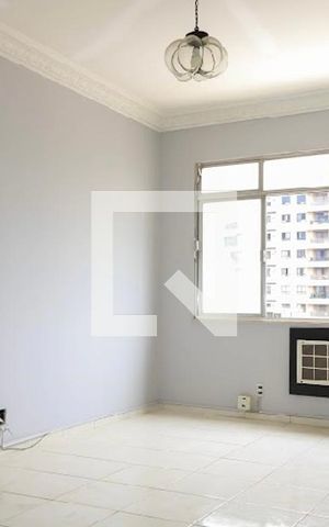 Apartamento à venda com 80m², 3 quartos e sem vaga Apartamento à venda com 80m², 3 quartos e sem vagaSala