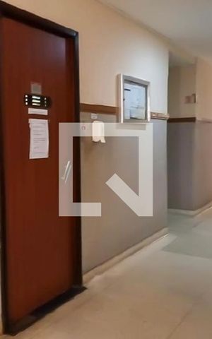 Apartamento à venda com 80m², 3 quartos e sem vaga Apartamento à venda com 80m², 3 quartos e sem vagaCorredor do prédio