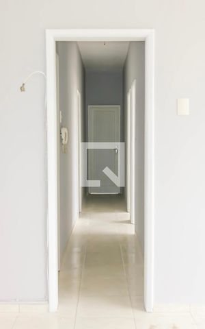 Apartamento à venda com 80m², 3 quartos e sem vaga Apartamento à venda com 80m², 3 quartos e sem vagaCorredor