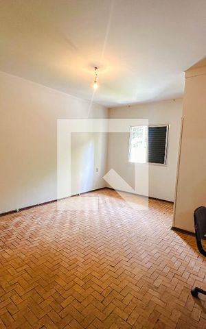 Casa à venda com 168m², 4 quartos e 2 vagas Casa à venda com 168m², 4 quartos e 2 vagasquarto