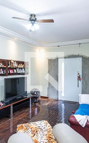 Casa à venda com 500m², 2 quartos e 4 vagas Casa à venda com 500m², 2 quartos e 4 vagasSala