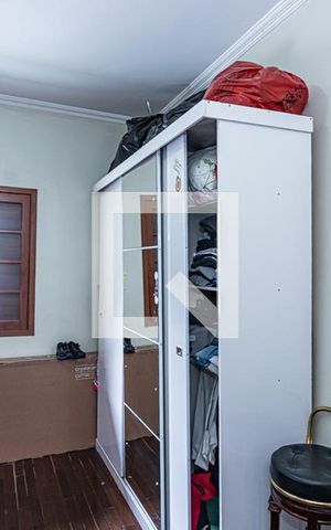 Casa à venda com 500m², 2 quartos e 4 vagas Casa à venda com 500m², 2 quartos e 4 vagasQuarto