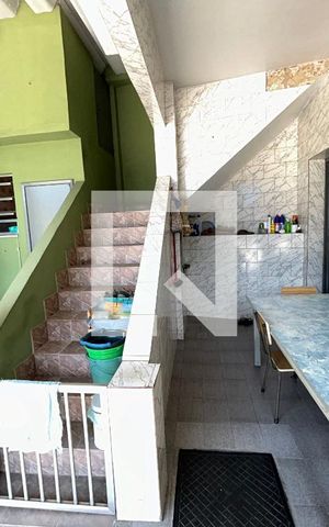 Casa à venda com 373m², 3 quartos e 3 vagasEscada