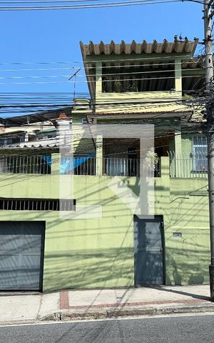 Casa à venda com 373m², 3 quartos e 3 vagasFachada