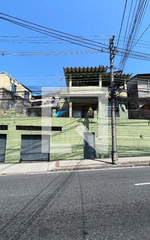 Casa à venda com 373m², 3 quartos e 3 vagasFachada