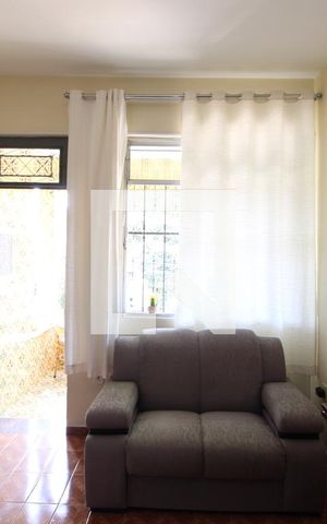 Casa à venda com 373m², 3 quartos e 3 vagasSala