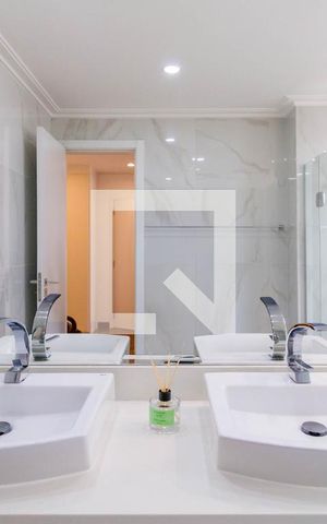 Apartamento à venda com 260m², 3 quartos e 4 vagas Apartamento à venda com 260m², 3 quartos e 4 vagasBanheiro da Suíte 3
