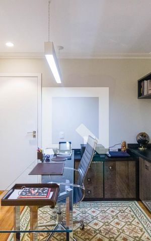 Apartamento à venda com 260m², 3 quartos e 4 vagas Apartamento à venda com 260m², 3 quartos e 4 vagasEscritório