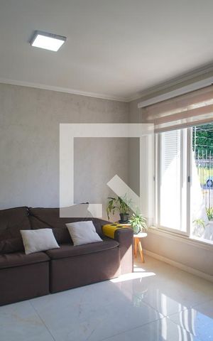 Casa à venda com 124m², 3 quartos e 3 vagas Casa à venda com 124m², 3 quartos e 3 vagasSala