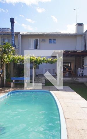 Casa à venda com 124m², 3 quartos e 3 vagas Casa à venda com 124m², 3 quartos e 3 vagasÁrea externa